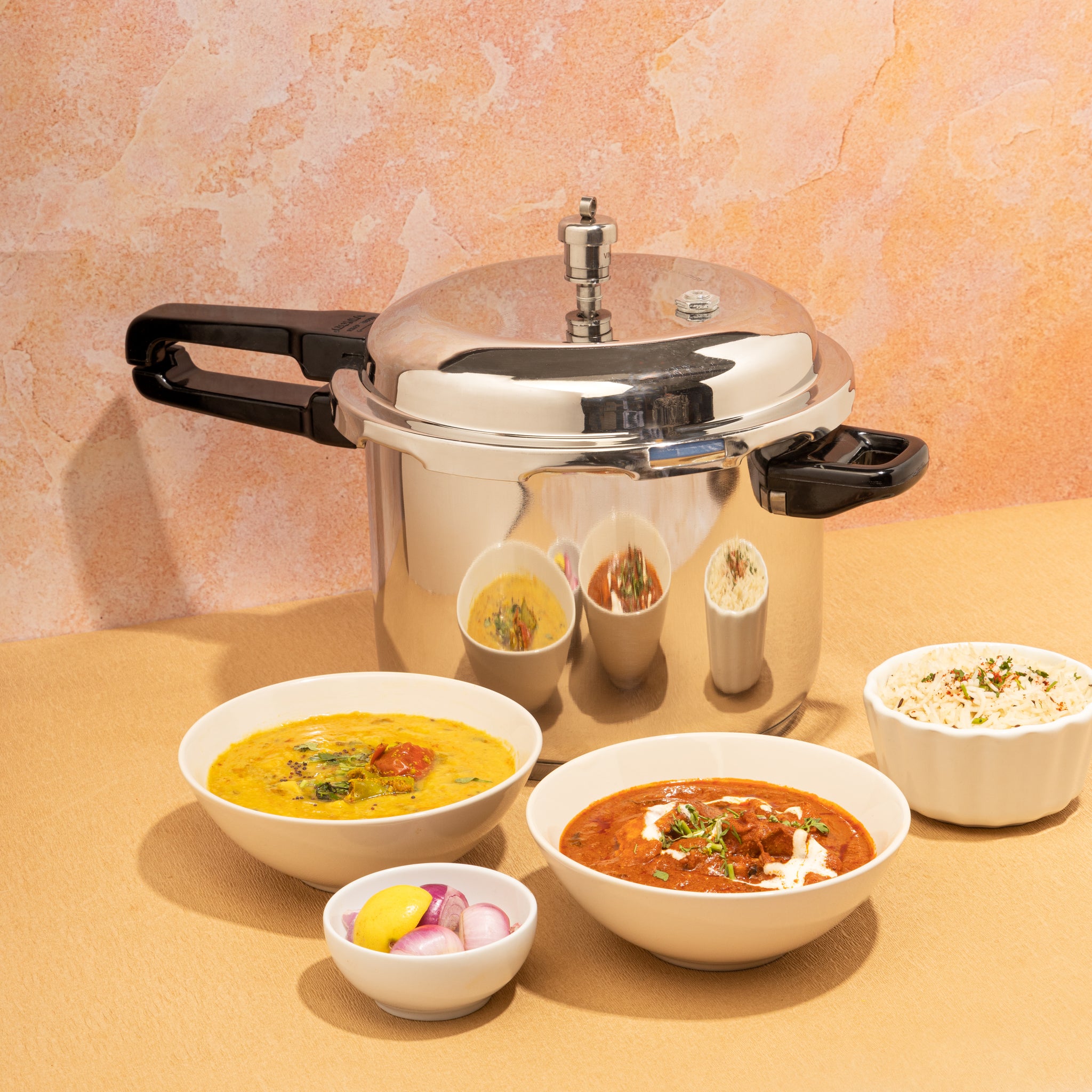Vinod 18/8 Stainless Steel Outer Lid Pressure Cooker